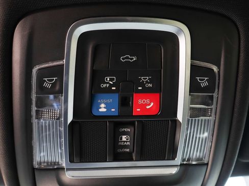 Used 2022 RAM 1500 Laramie w/ Sport Appearance Package AWD/4WD image 32