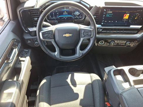 Used 2022 Chevrolet Silverado 1500 LT image 11