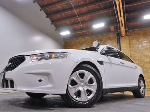 Used 2016 Ford Taurus Police Interceptor FWD image 3