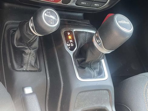 Used 2024 Jeep Gladiator Mojave w/ Convenience Group AWD/4WD image 21
