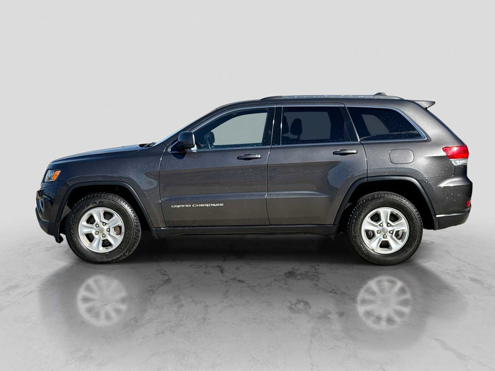Used 2015 Jeep Grand Cherokee Laredo w/ Quick Order Package 23E AWD/4WD image 3