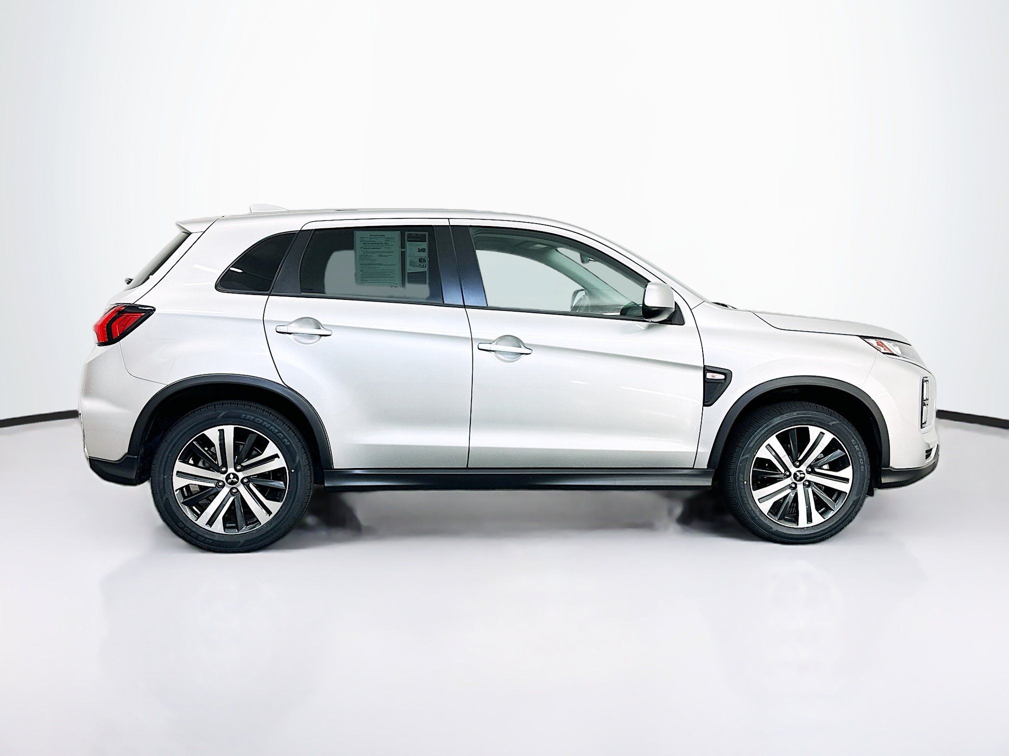 Used 2025 Mitsubishi Outlander Sport ES AWD/4WD image 10