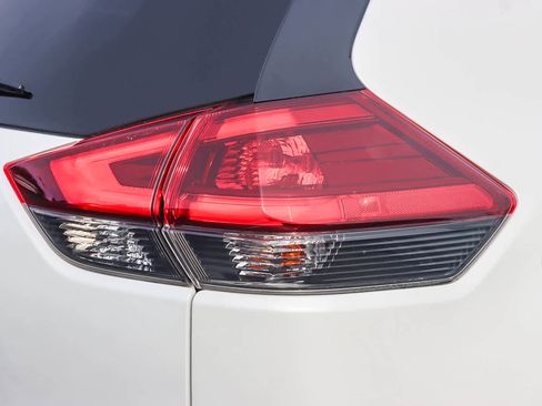 Used 2020 Nissan Rogue SL image 8