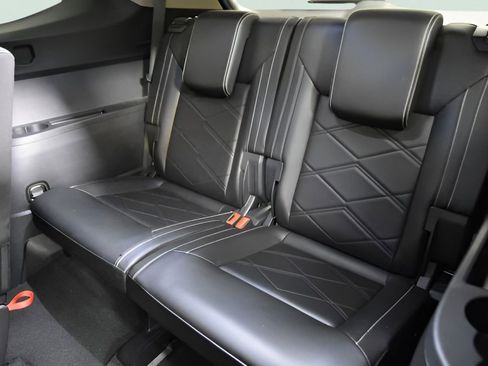 Used 2024 Volkswagen Atlas SE image 34