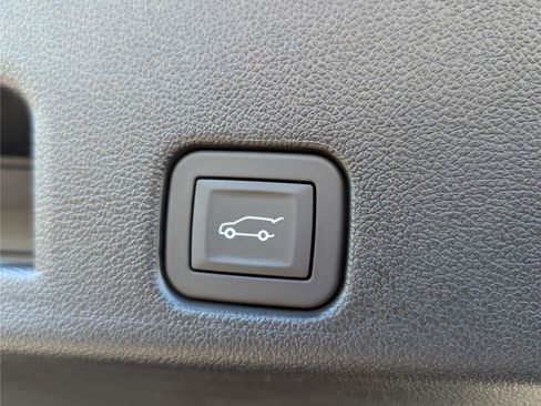 New 2026 Chevrolet Traverse LT image 10