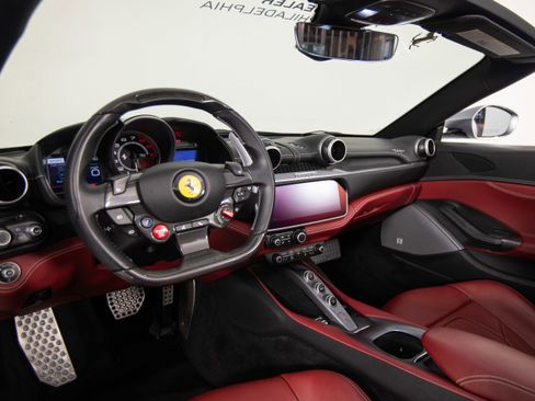 Certified 2019 Ferrari Portofino image 13