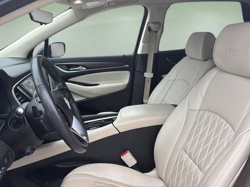 Used 2023 Buick Enclave Avenir image 13
