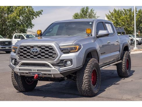 Used 2021 Toyota Tacoma TRD Off-Road w/ Technology Package AWD/4WD image 7