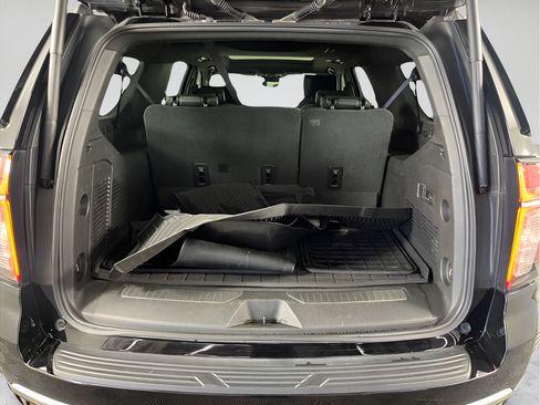 Used 2023 Chevrolet Suburban High Country w/ Advanced Technology Package AWD/4WD image 21