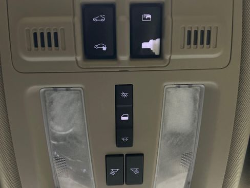 Used 2013 Cadillac SRX Premium image 19