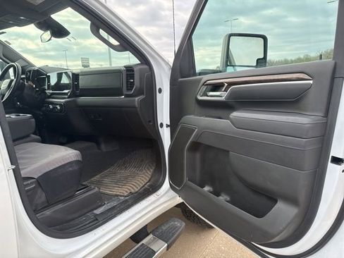Used 2025 GMC Sierra 2500 SLE w/ SLE Value Package; image 23
