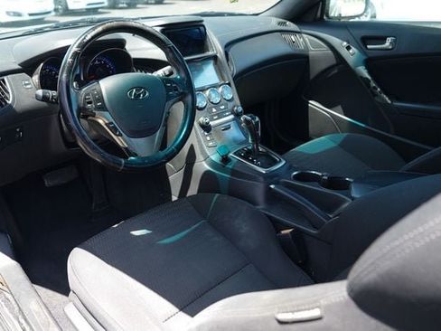 Used 2016 Hyundai Genesis 3.8 RWD image 6