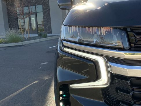 Used 2022 Chevrolet Suburban LS image 9