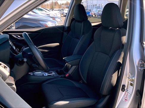 Used 2020 Subaru Forester Premium image 8