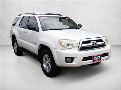 Used 2007 Toyota 4Runner SR5 AWD/4WD image 6
