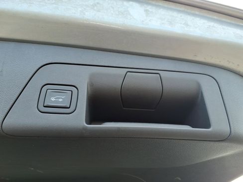 Used 2023 Buick Envision Avenir AWD/4WD image 6