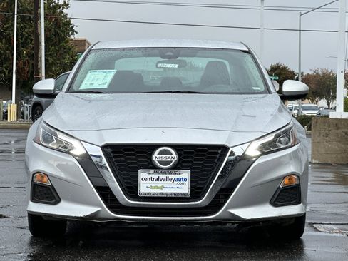 Certified 2022 Nissan Altima 2.5 SV image 9