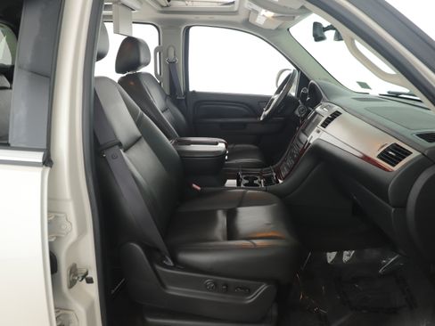 Used 2012 Cadillac Escalade EXT Premium image 15