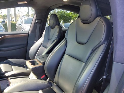 Used 2020 Tesla Model X Long Range image 22