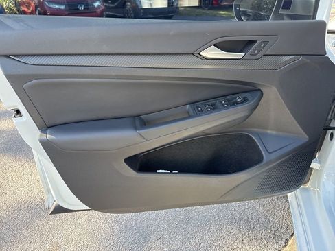 Used 2023 Volkswagen Golf R image 14