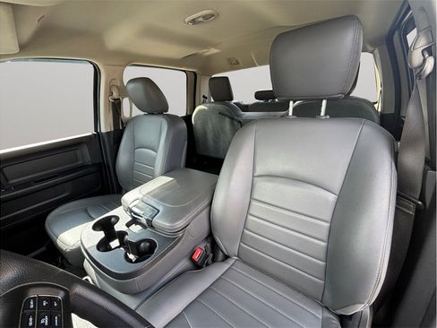 Used 2020 RAM 1500 Tradesman w/ Chrome Appearance Group image 14