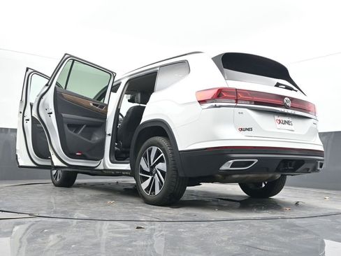 Used 2025 Volkswagen Atlas SE image 66