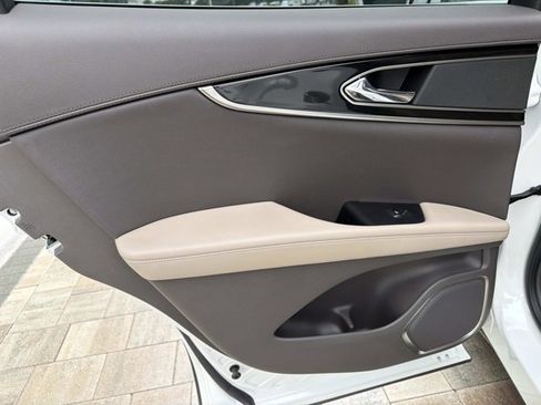 Certified 2023 Lincoln Nautilus FWD w/ Premium Package image 17