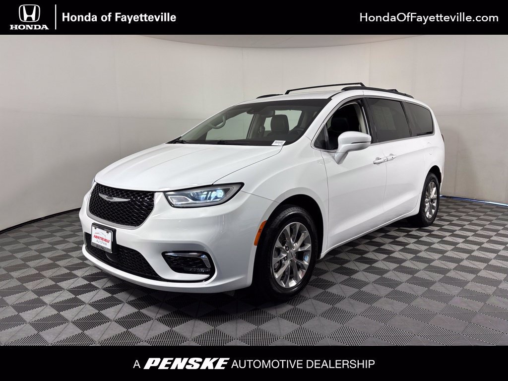 Used 2022 Chrysler Pacifica Touring-L AWD/4WD image 1