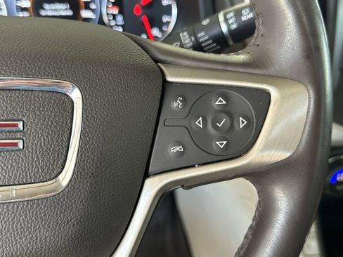 Used 2019 GMC Acadia Denali w/ Technology Package FWD image 23