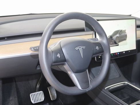 Used 2025 Tesla Model Y Long Range image 6