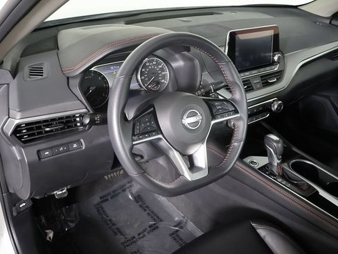 Used 2024 Nissan Altima 2.5 SR FWD image 23