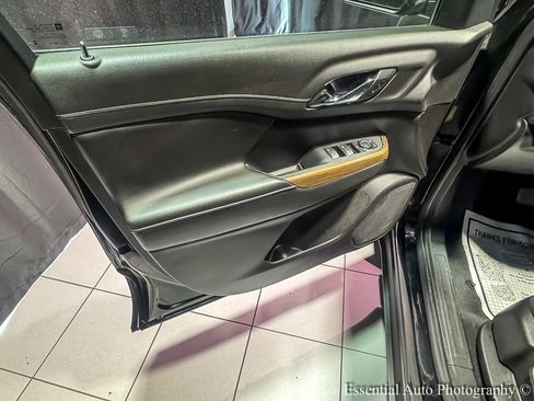 Used 2023 GMC Acadia SLE w/ Elevation Edition image 24