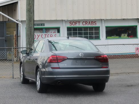 Used 2018 Volkswagen Passat 2.0T SE FWD image 6