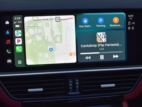 Used 2023 Porsche Cayenne Turbo w/ Premium Package Plus image 30