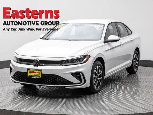 Used 2025 Volkswagen Jetta S image 1