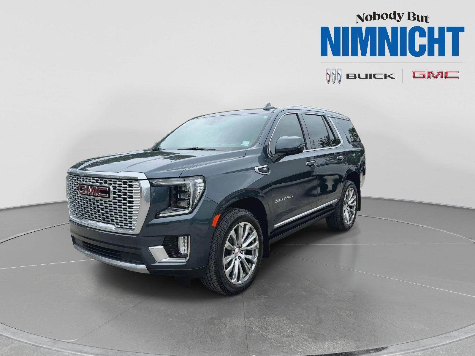 Used 2021 GMC Yukon Denali w/ Denali Premium Package AWD/4WD image 3