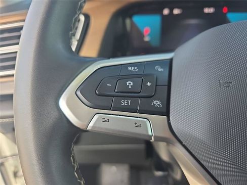 Used 2024 Volkswagen Atlas SE FWD image 28