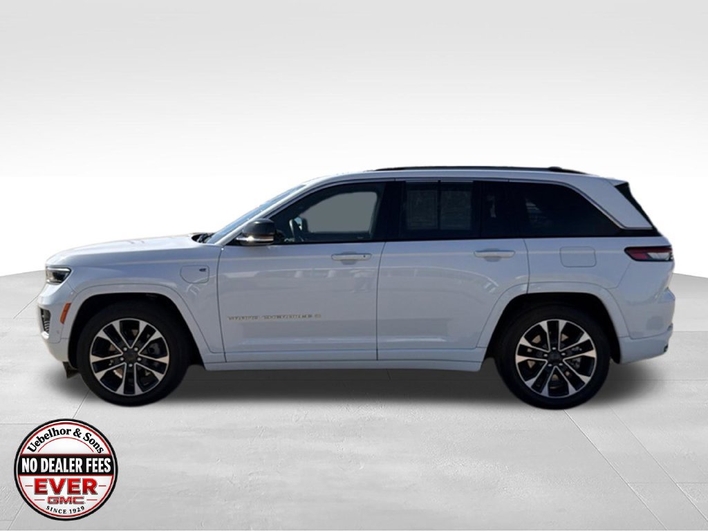 Used 2023 Jeep Grand Cherokee Overland w/ Luxury Tech Group IV AWD/4WD image 16
