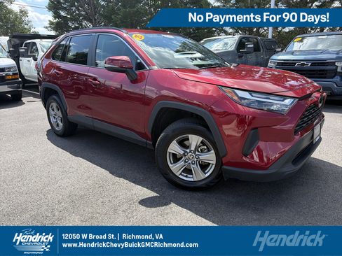 Used 2025 Toyota RAV4 XLE AWD/4WD image 1