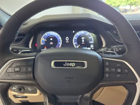 New 2026 Jeep Grand Cherokee L Limited w/ Luxury Tech Group II RWD image 26