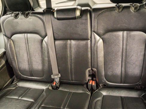 Used 2024 Jeep Wagoneer Series II w/ Flexible Seating Group image 28
