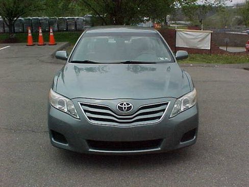 Used 2011 Toyota Camry LE w/ LE Extra-Value Pkg FWD image 29