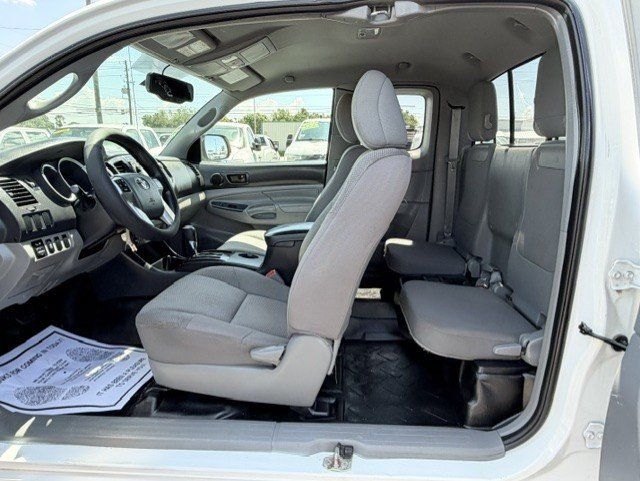 Used 2013 Toyota Tacoma PreRunner w/ Convenience Pkg RWD image 14