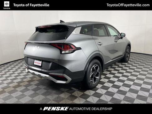 Used 2025 Kia Sportage LX image 12