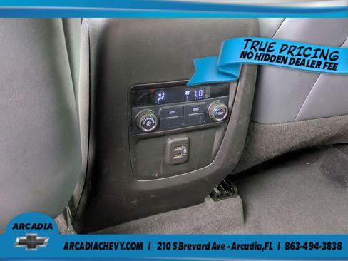 Used 2021 Buick Enclave Essence FWD image 12