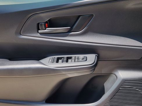 Used 2025 Toyota Prius Plug-In Hybrid FWD image 25