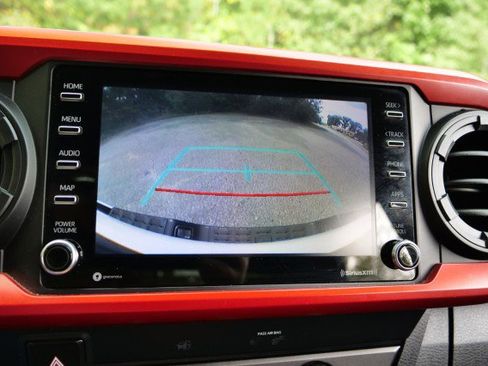 Used 2020 Toyota Tacoma TRD Sport image 14