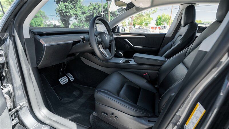 Used 2022 Tesla Model Y Performance AWD/4WD image 17