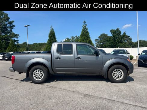 Used 2018 Nissan Frontier SV w/ Value Truck Package RWD image 3