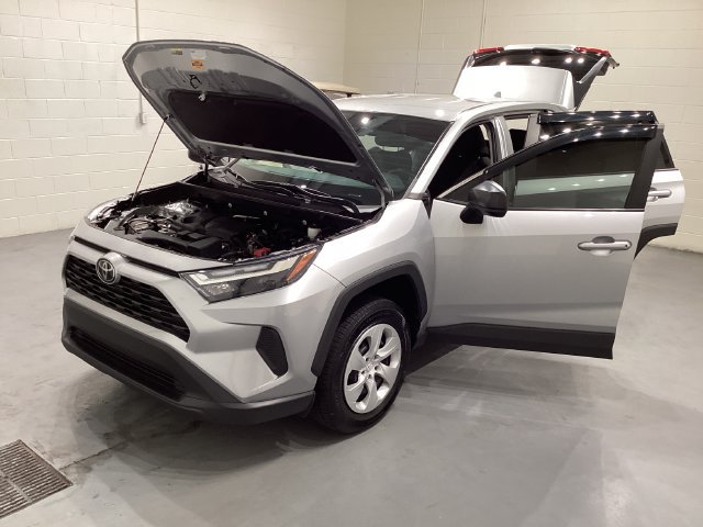 Used 2023 Toyota RAV4 LE AWD/4WD image 11